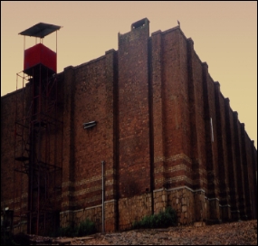 Cyangugu Central Prison, Rwanda 2004 © Carina Tertsakian